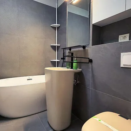 Boutique - Private Parking - Powered By Neo Apartment
